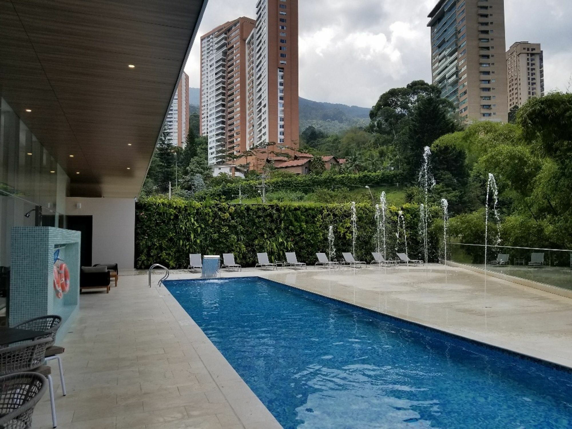 Estelar La Torre Suites Medellín Eksteriør billede